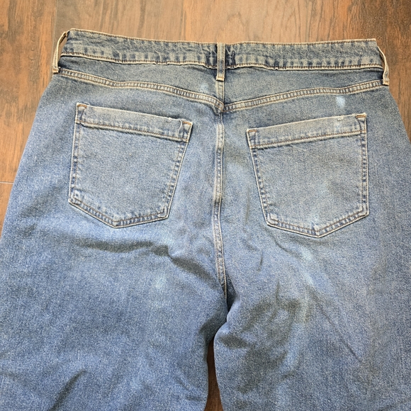 Forever 21 Light Blue Distressed Cropped Jeans - Picture 5 of 5